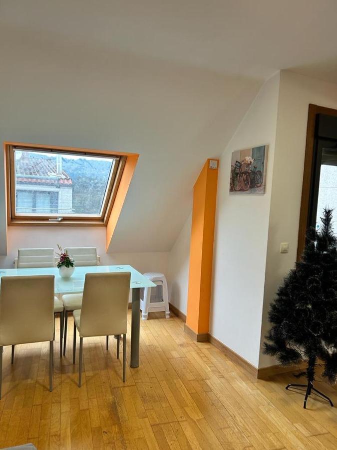 Acogedor Apartamento Atico En El Centro De O Porrino Luaran gambar